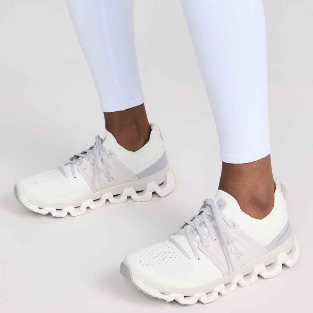 On cloud womens cloud swift sneakers